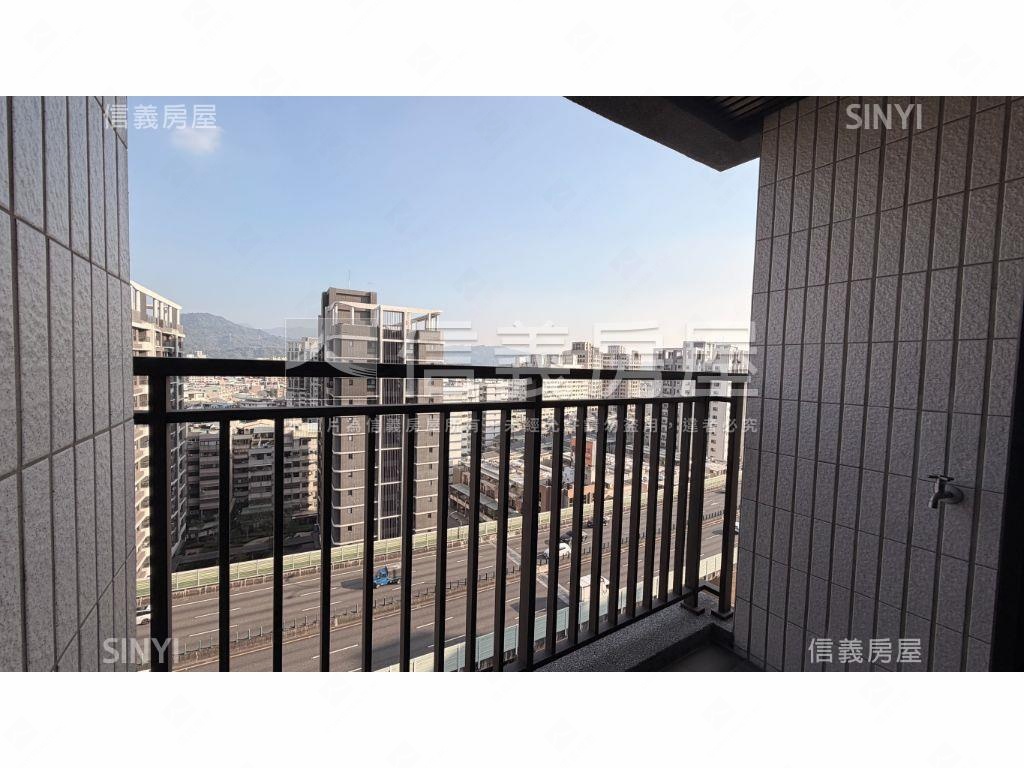 綠雅圖次頂樓視野戶兩房房屋室內格局與周邊環境