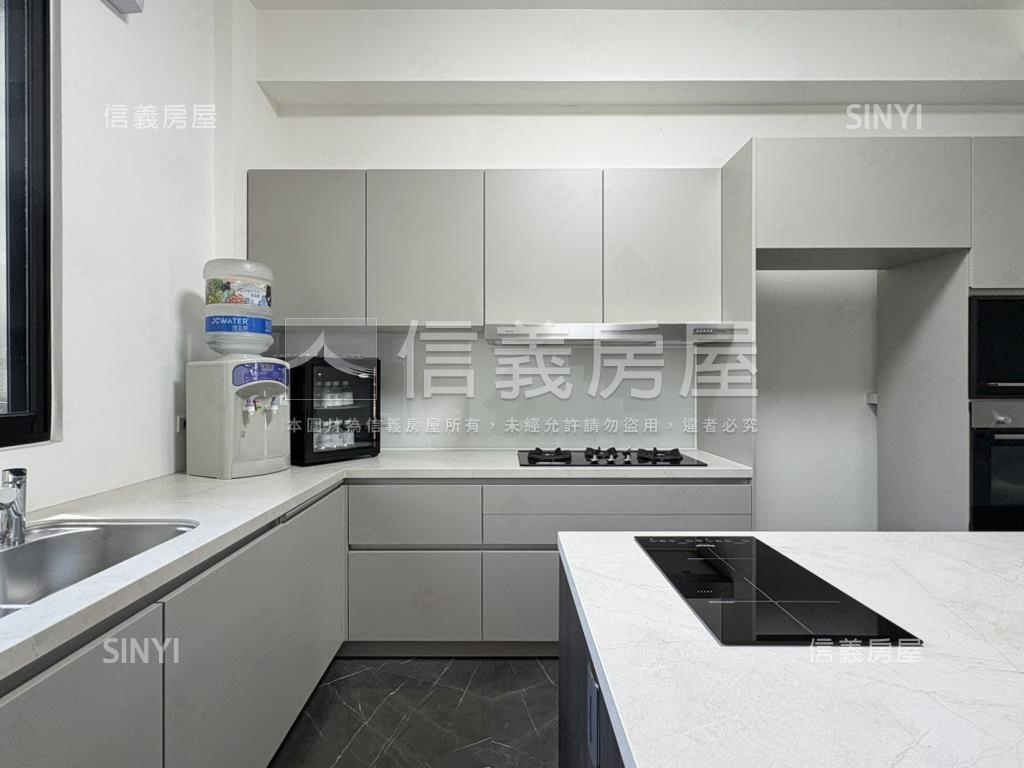 藏筑市中心大地坪電梯車墅房屋室內格局與周邊環境