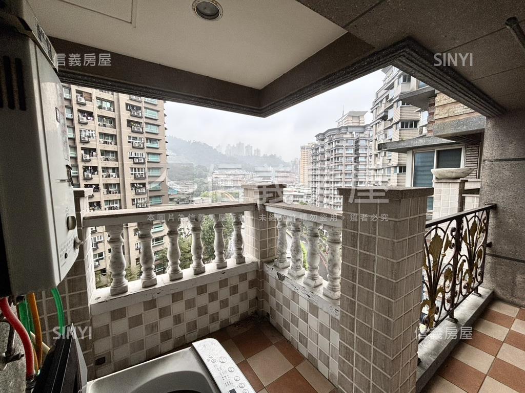 玉上園三房車位質感屋房屋室內格局與周邊環境