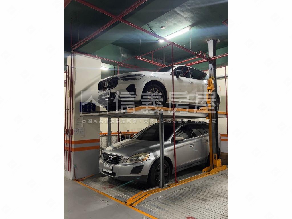 瑞士風情四房雙車位房屋室內格局與周邊環境