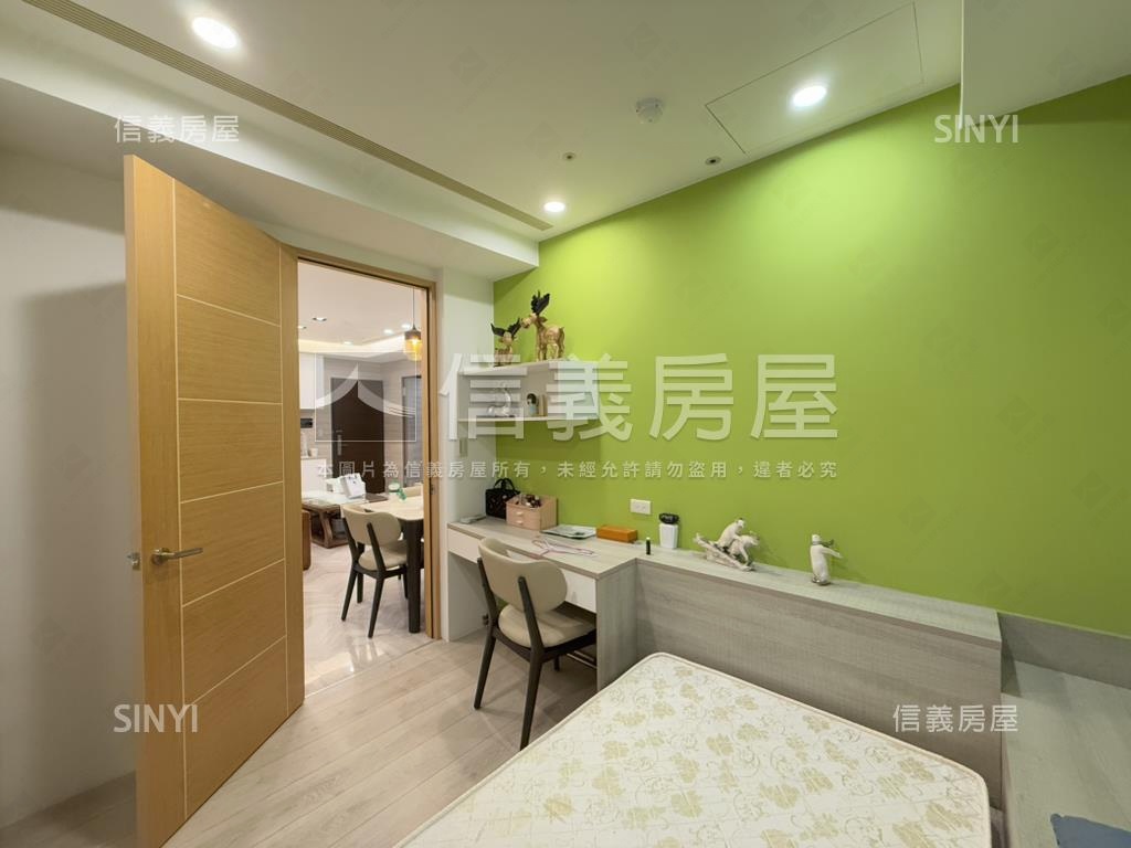 新店園頂美宅三房車位房屋室內格局與周邊環境