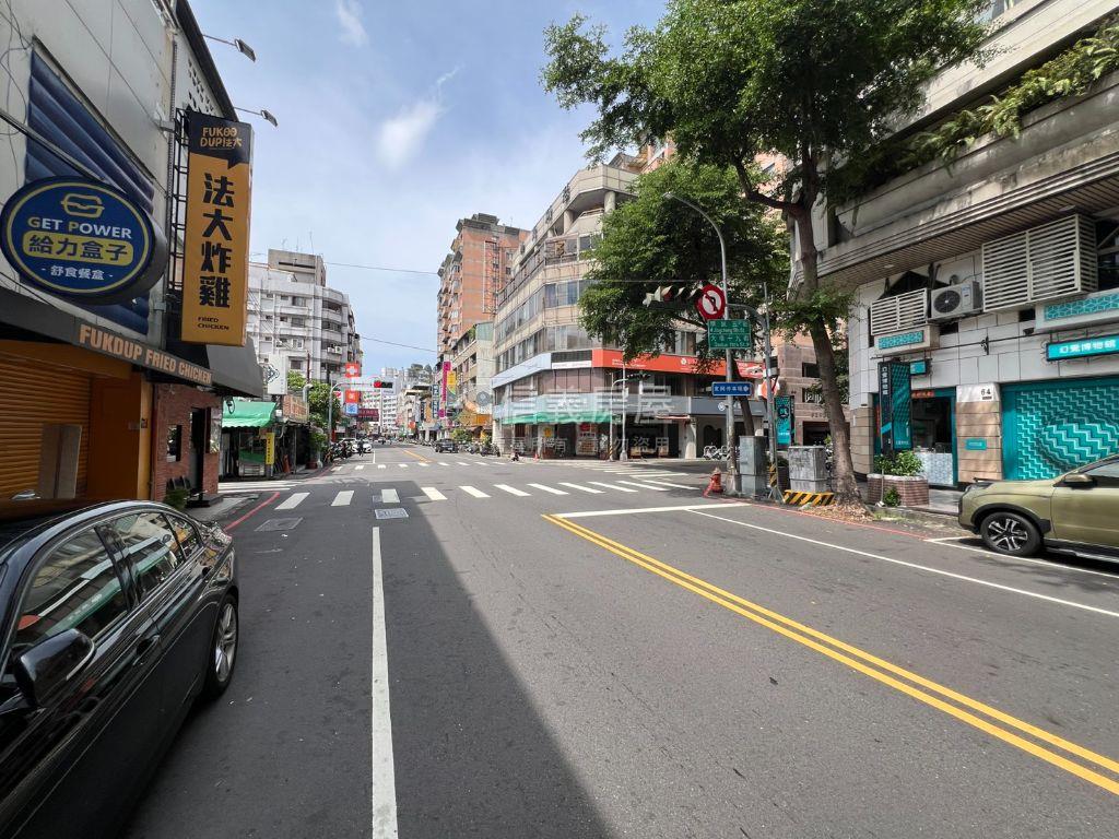 精誠商圈一級棒透店房屋室內格局與周邊環境