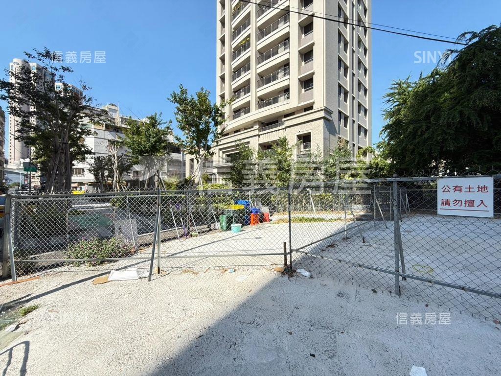 西區低總價大面寬收租店面房屋室內格局與周邊環境