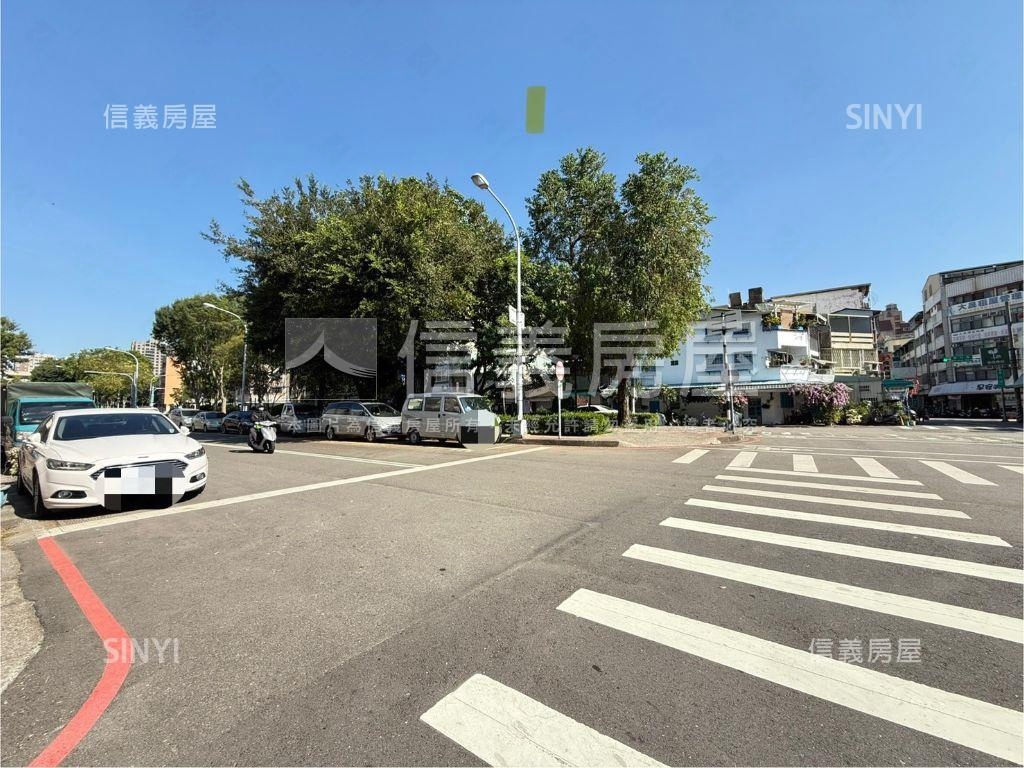 西區低總價大面寬收租店面房屋室內格局與周邊環境