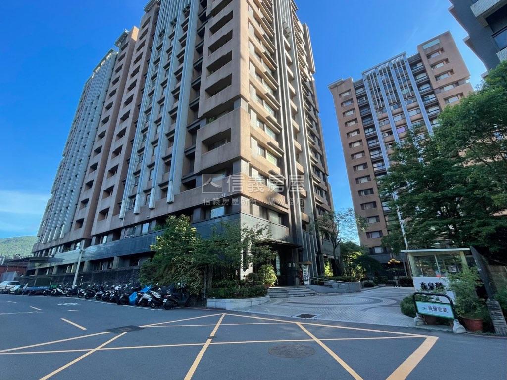 森泉灣景觀三房車位房屋室內格局與周邊環境