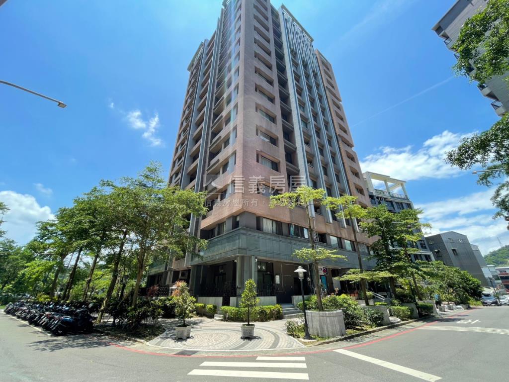森泉灣景觀三房車位房屋室內格局與周邊環境