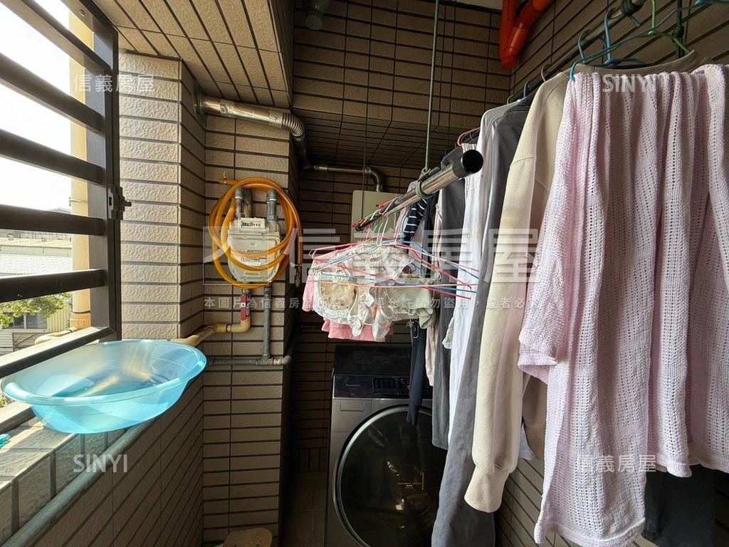 進化論三面採光兩房車位房屋室內格局與周邊環境
