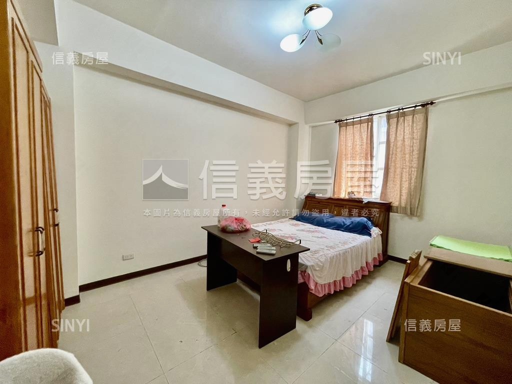 西屯近逢甲別墅稀有釋出房屋室內格局與周邊環境