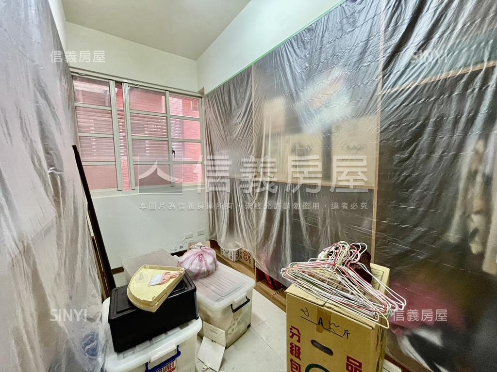 西屯近逢甲別墅稀有釋出房屋室內格局與周邊環境