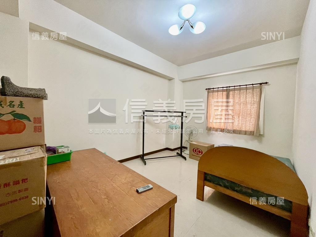 西屯近逢甲別墅稀有釋出房屋室內格局與周邊環境
