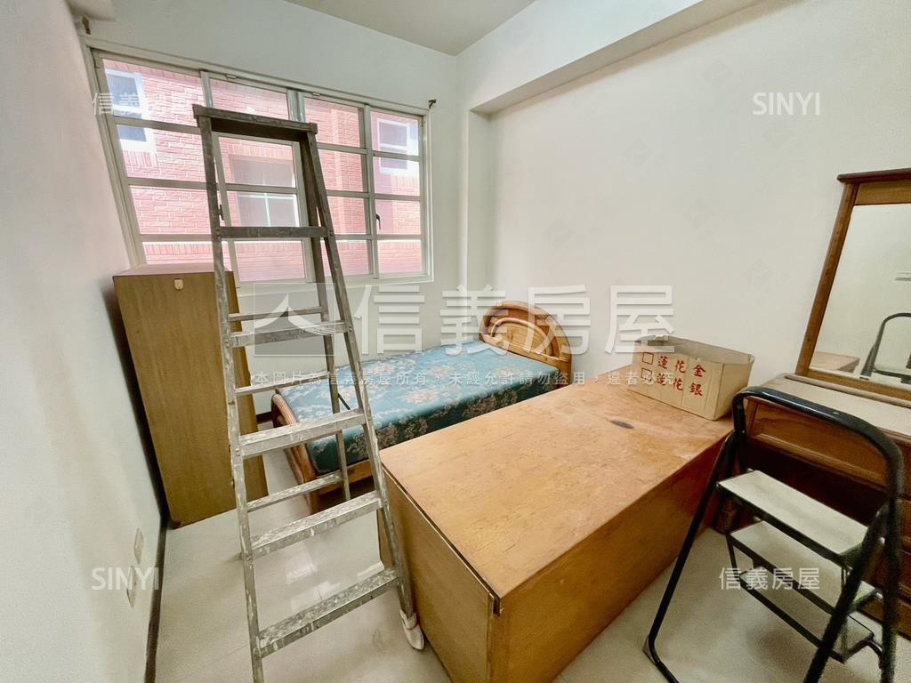 西屯近逢甲別墅稀有釋出房屋室內格局與周邊環境