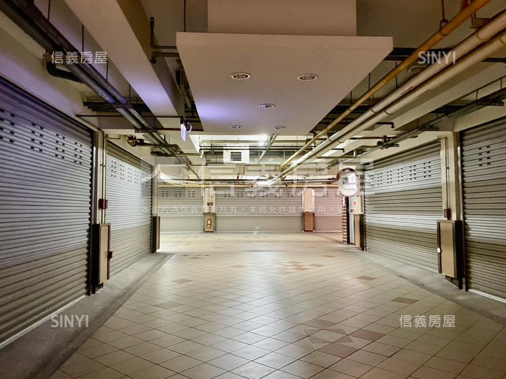 西屯近逢甲別墅稀有釋出房屋室內格局與周邊環境