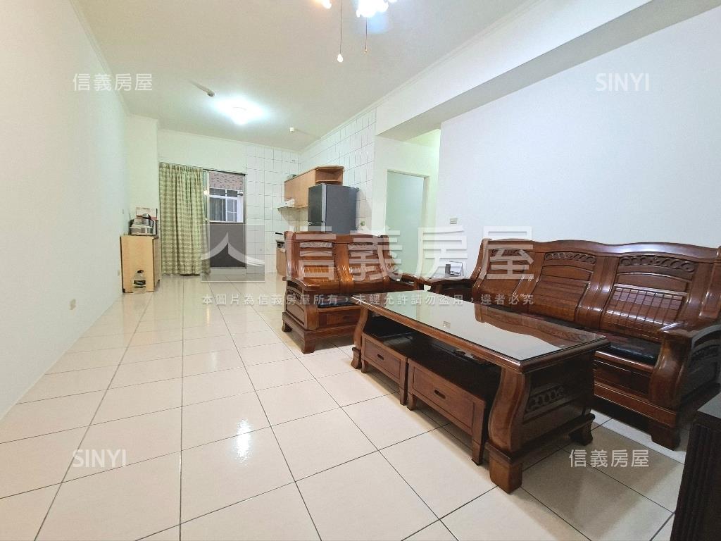 遠眺成大｜電梯質感美三房房屋室內格局與周邊環境