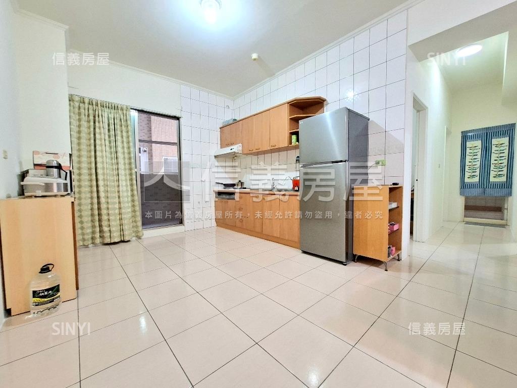 遠眺成大｜電梯質感美三房房屋室內格局與周邊環境