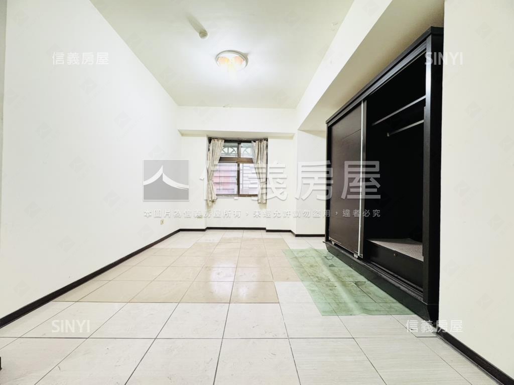 千歲伯爵三房車位有頂加房屋室內格局與周邊環境