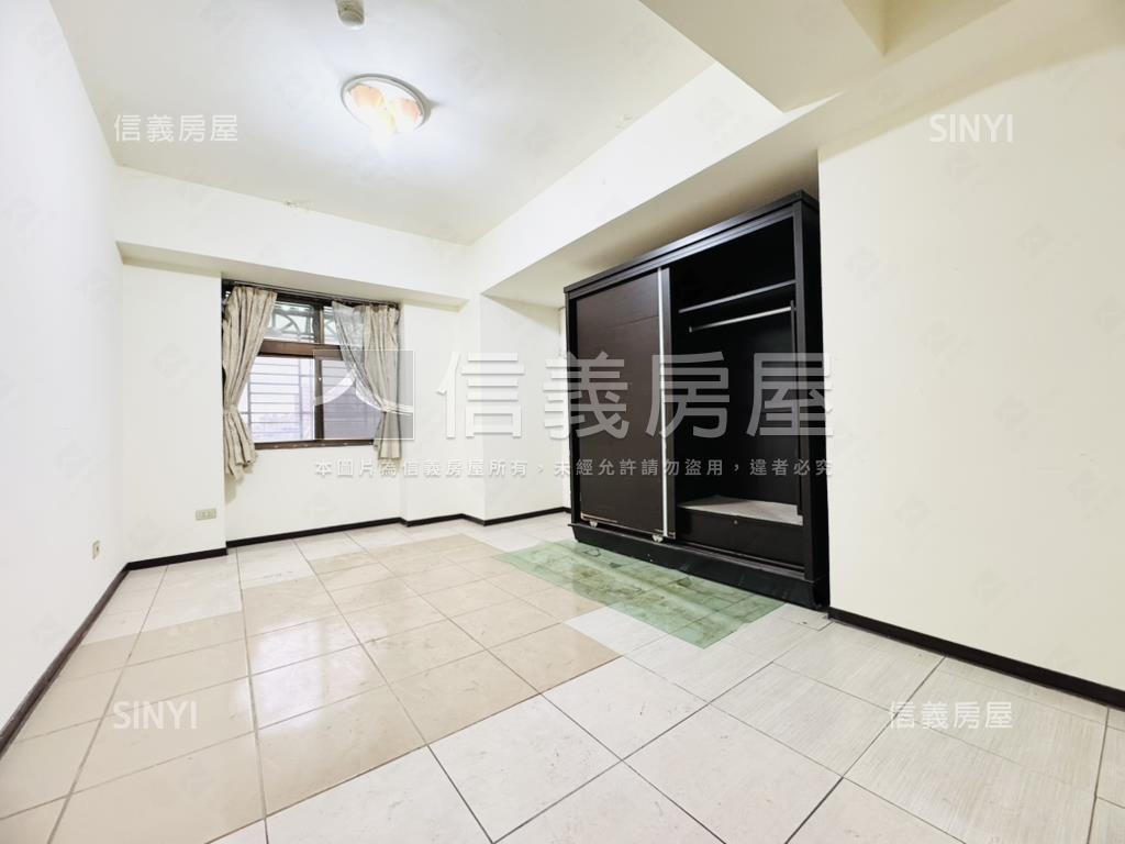 千歲伯爵三房車位有頂加房屋室內格局與周邊環境