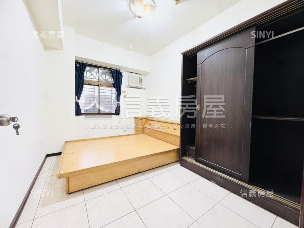 千歲伯爵三房車位有頂加房屋室內格局與周邊環境