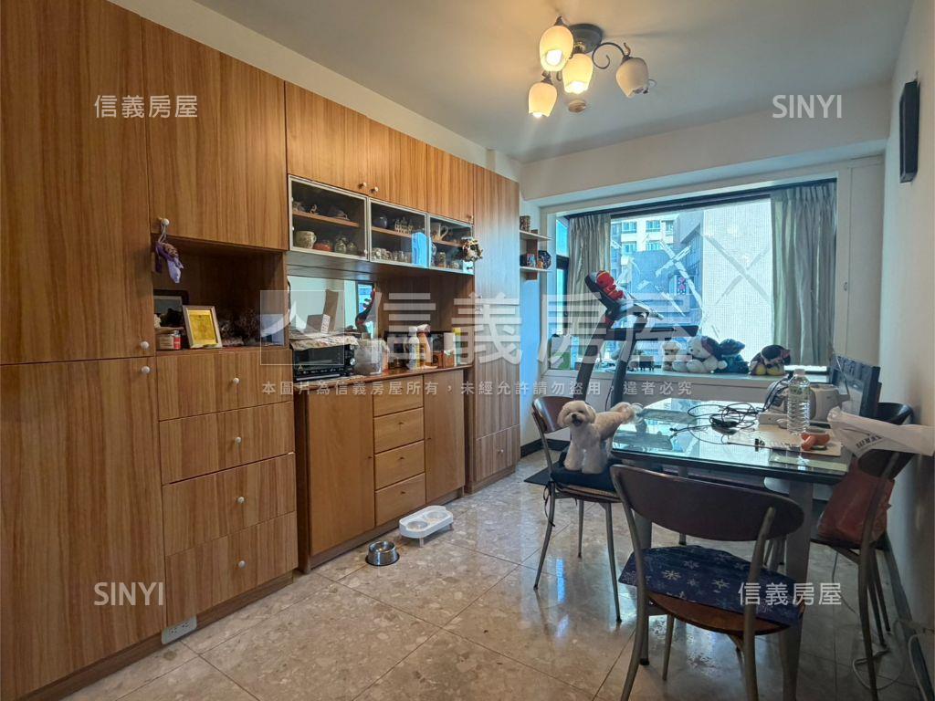 萬象景觀二房平面車位房屋室內格局與周邊環境