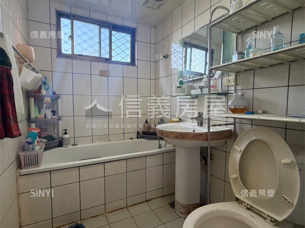 萬象景觀二房平面車位房屋室內格局與周邊環境