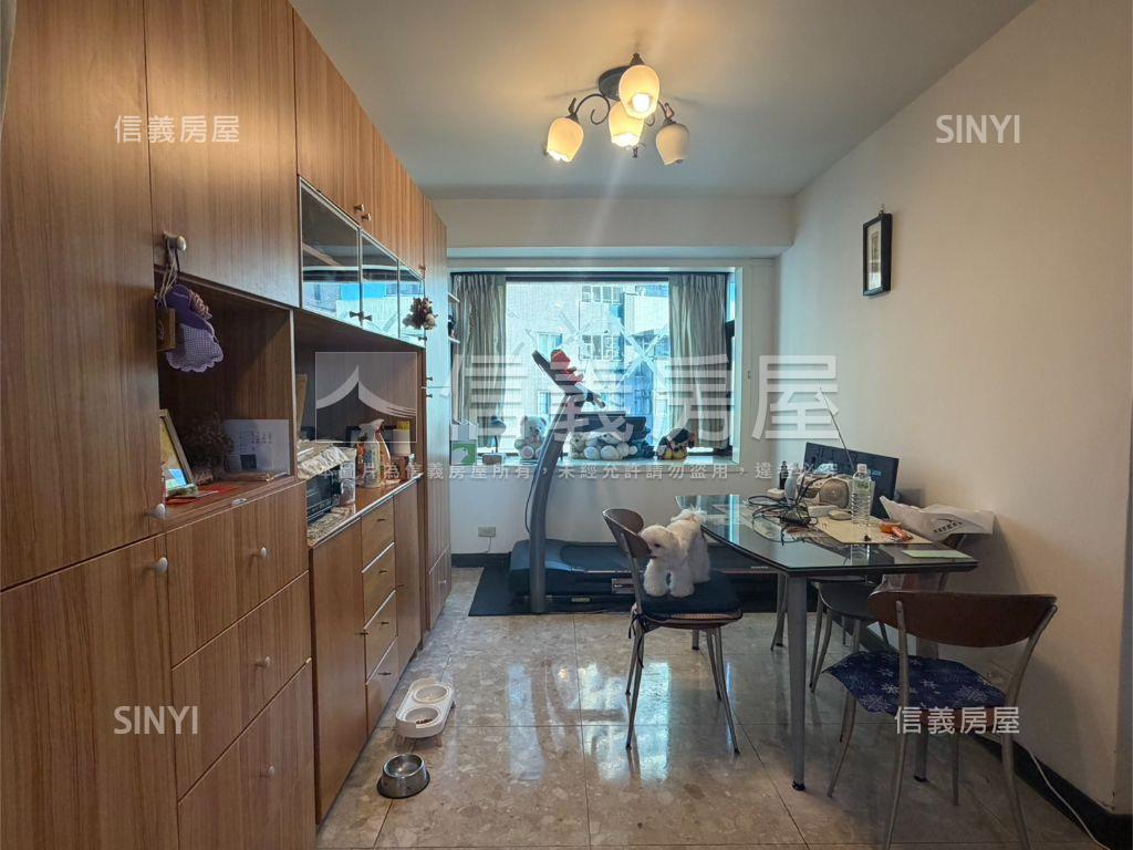 萬象景觀二房平面車位房屋室內格局與周邊環境