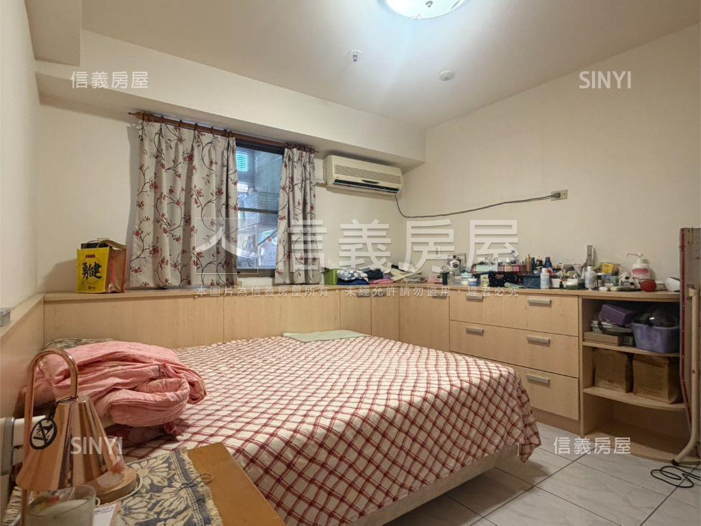 萬象景觀二房平面車位房屋室內格局與周邊環境