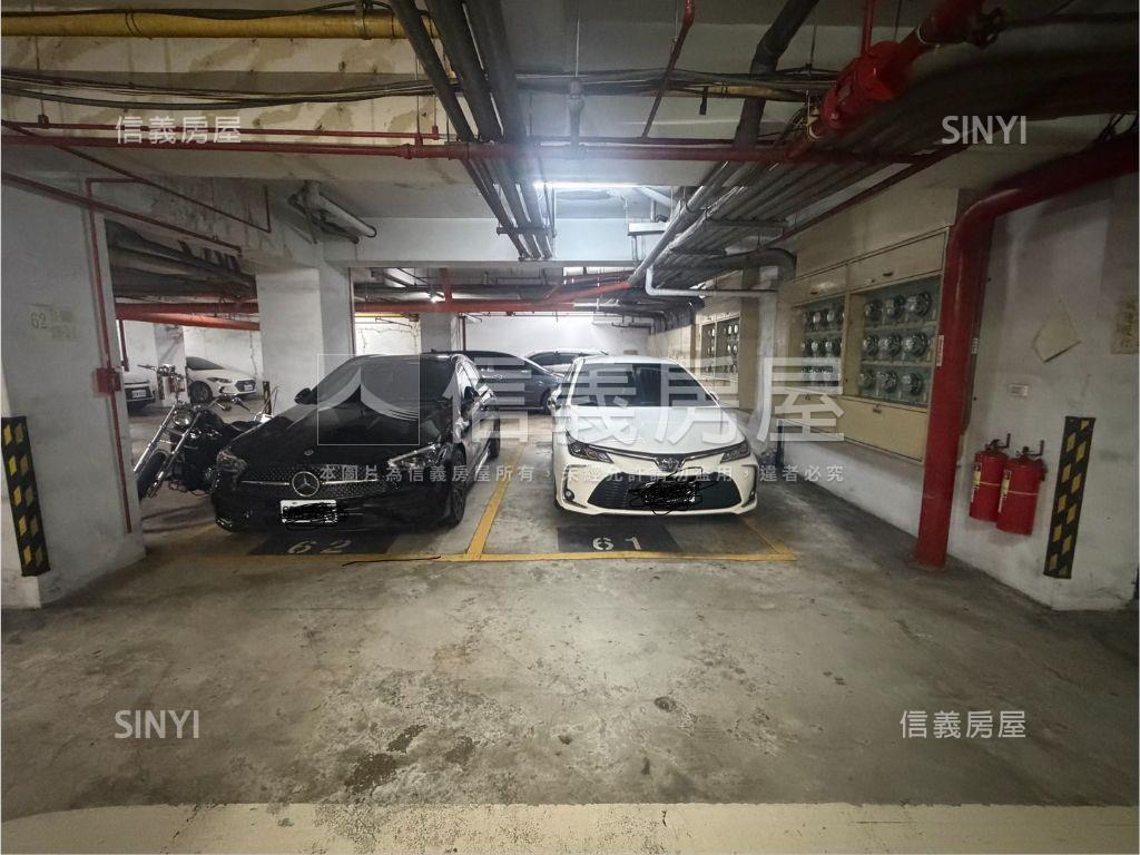 萬象景觀二房平面車位房屋室內格局與周邊環境