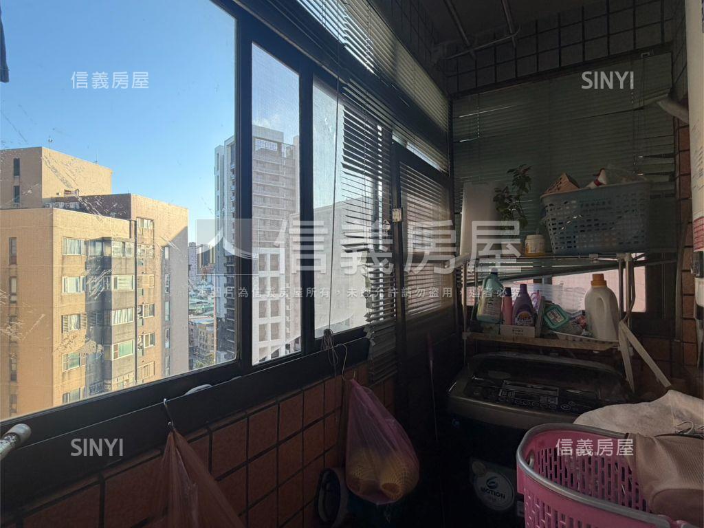 萬象景觀二房平面車位房屋室內格局與周邊環境