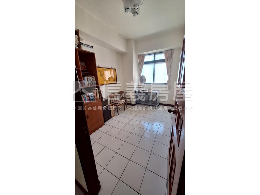 低總價凱悅名園四房車位房屋室內格局與周邊環境