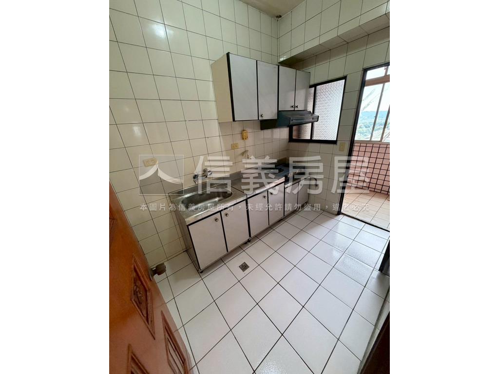 低總價凱悅名園四房車位房屋室內格局與周邊環境