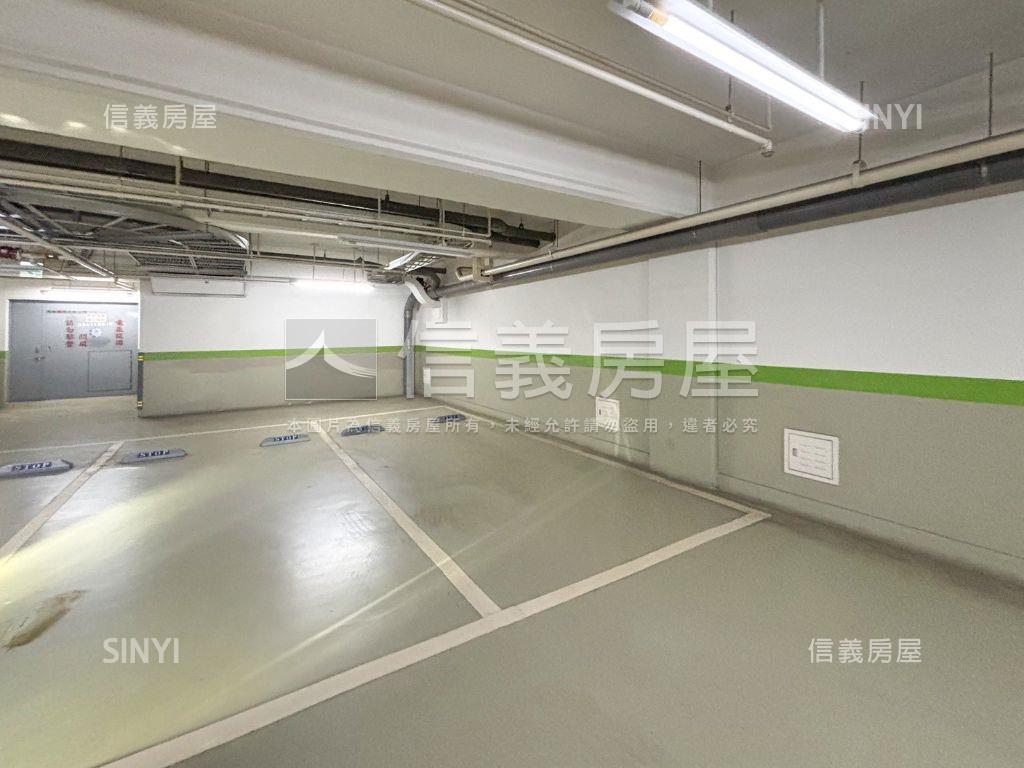 郁見綠樹景觀靚宅平車房屋室內格局與周邊環境