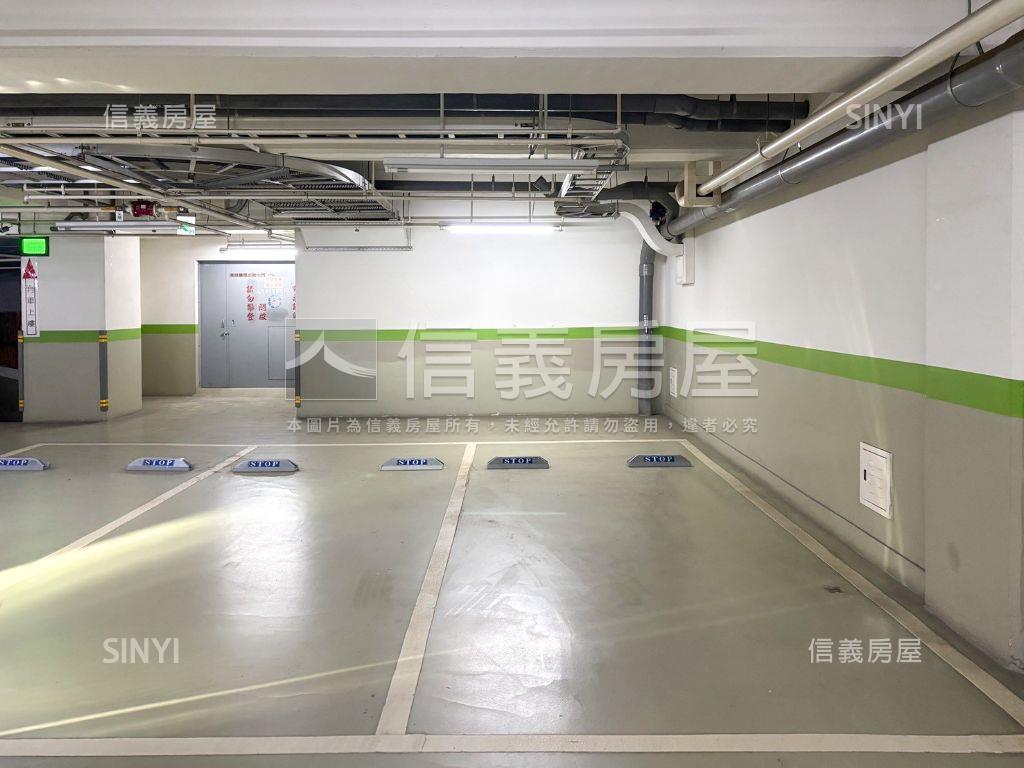 郁見綠樹景觀靚宅平車房屋室內格局與周邊環境