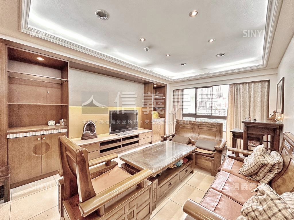 音樂歐洲面公園四房大車位房屋室內格局與周邊環境