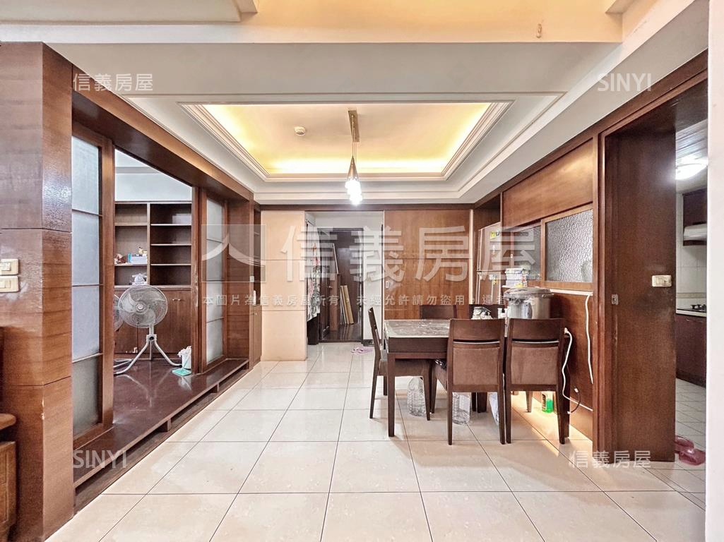 音樂歐洲面公園四房大車位房屋室內格局與周邊環境