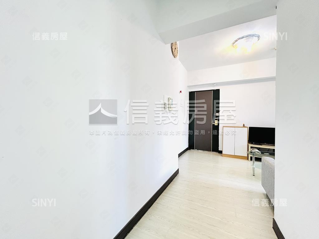 近捷運採光邊間陽台美屋房屋室內格局與周邊環境