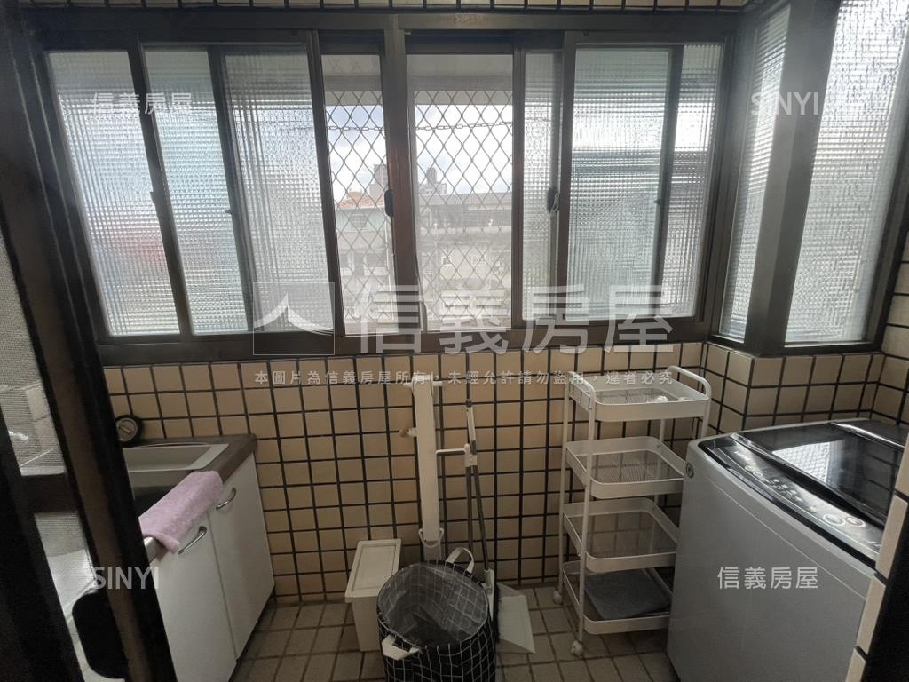 近捷運採光邊間陽台美屋房屋室內格局與周邊環境