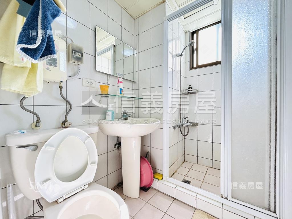 近捷運採光邊間陽台美屋房屋室內格局與周邊環境