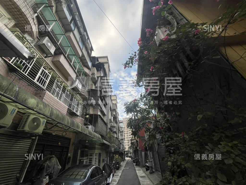 近捷運採光邊間陽台美屋房屋室內格局與周邊環境