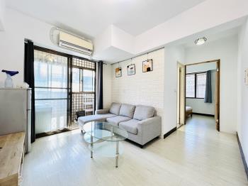 近捷運採光邊間陽台美屋