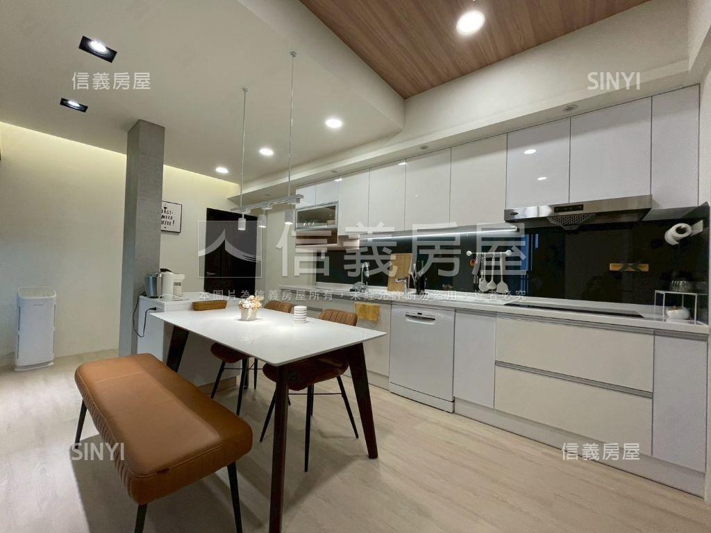 【蓮潭】雙併三房雙車位房屋室內格局與周邊環境