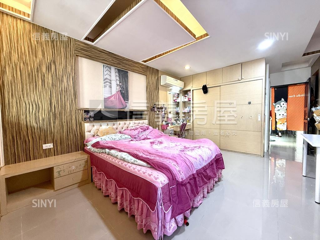 仁武正街公園旁輕屋齡透店房屋室內格局與周邊環境