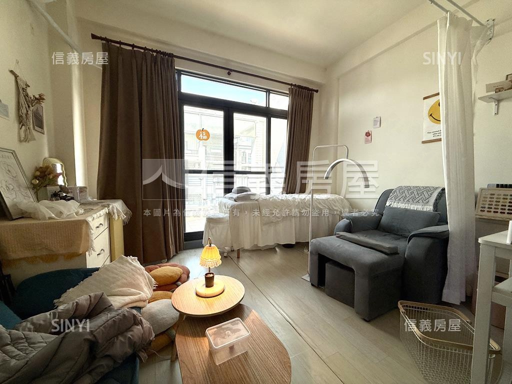 仁武正街公園旁輕屋齡透店房屋室內格局與周邊環境