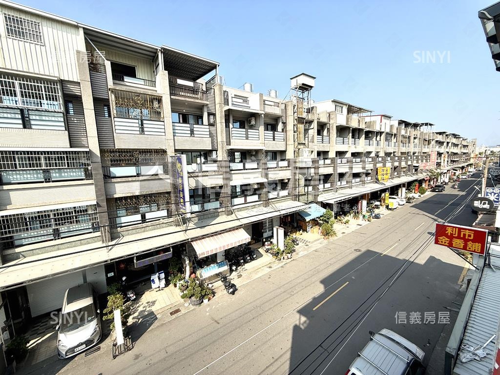 仁武正街公園旁輕屋齡透店房屋室內格局與周邊環境