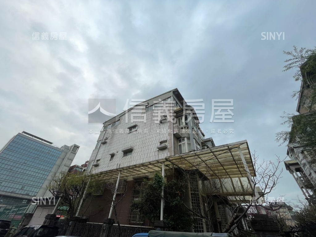 精美透天瑞士別墅房屋室內格局與周邊環境