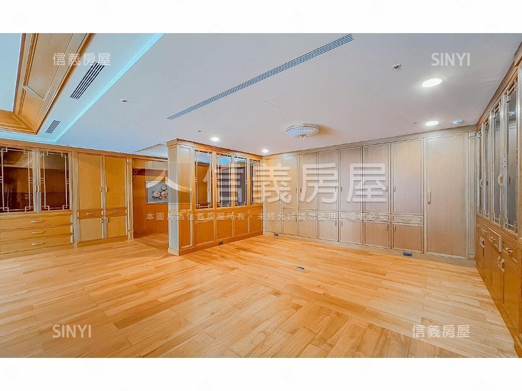 ★寶輝秋紅谷朝南看歌劇院房屋室內格局與周邊環境