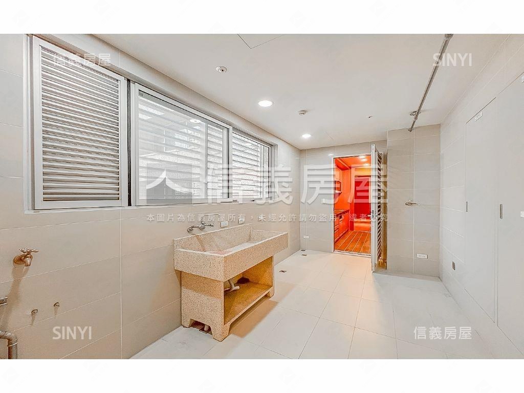 ★寶輝秋紅谷朝南看歌劇院房屋室內格局與周邊環境