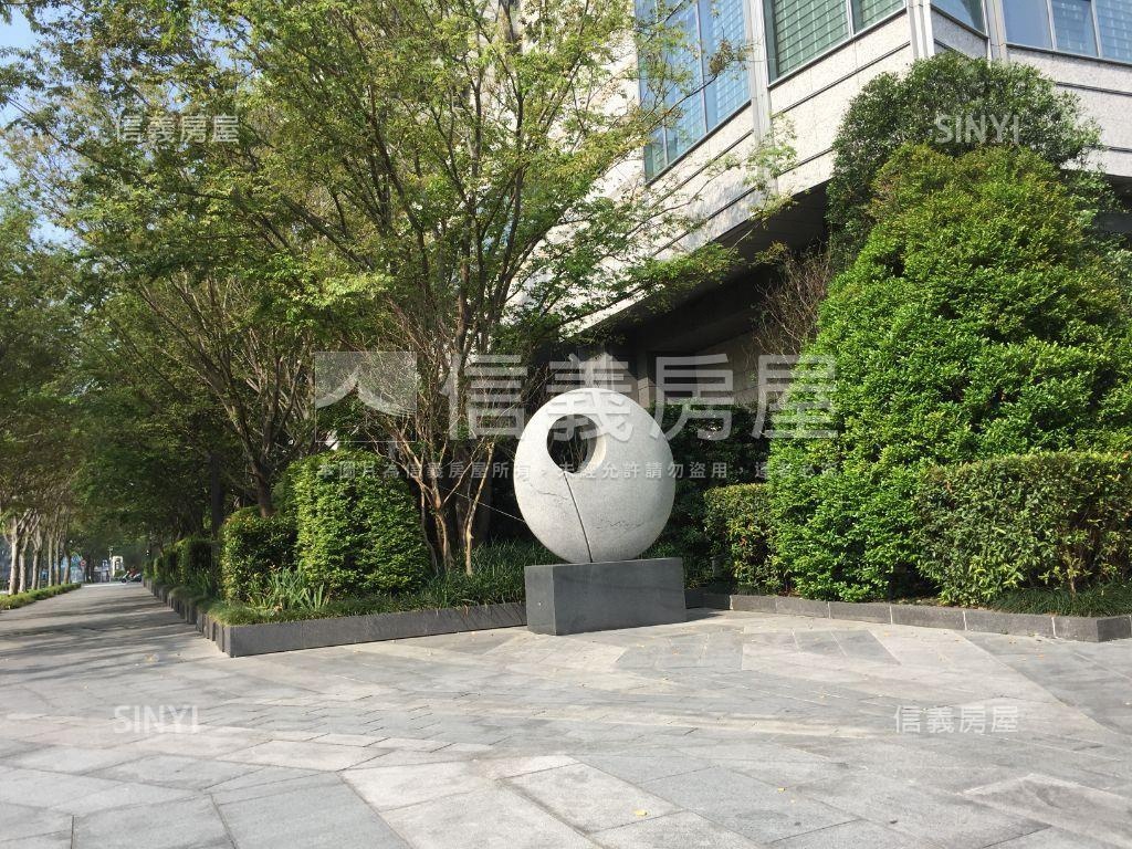 ★寶輝秋紅谷朝南看歌劇院房屋室內格局與周邊環境
