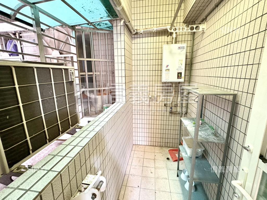 新店鮮境兩房雙衛浴附車位房屋室內格局與周邊環境