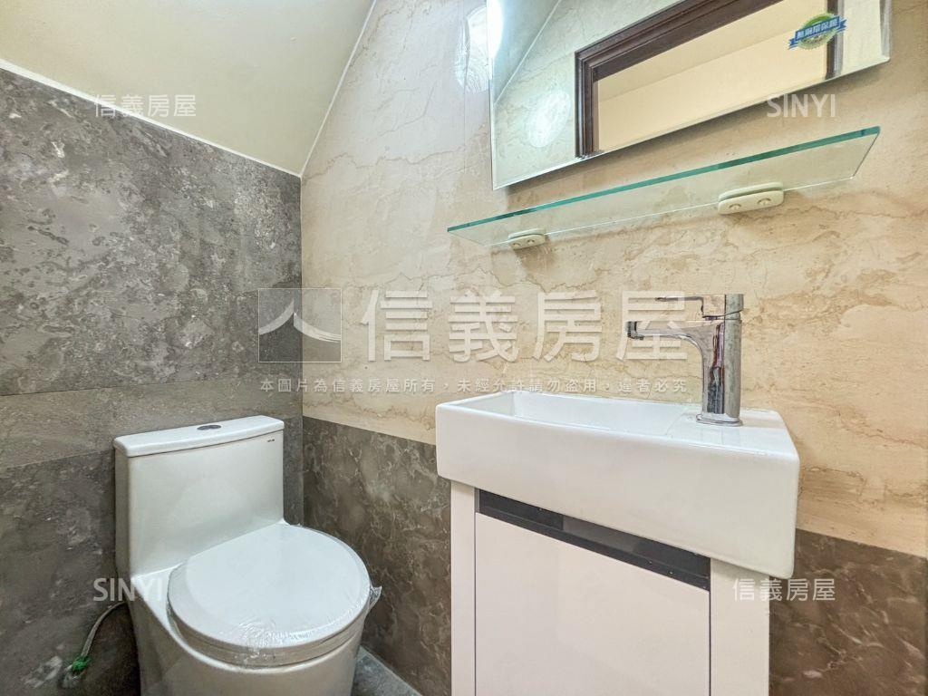 仁雄正路商圈收租透店房屋室內格局與周邊環境
