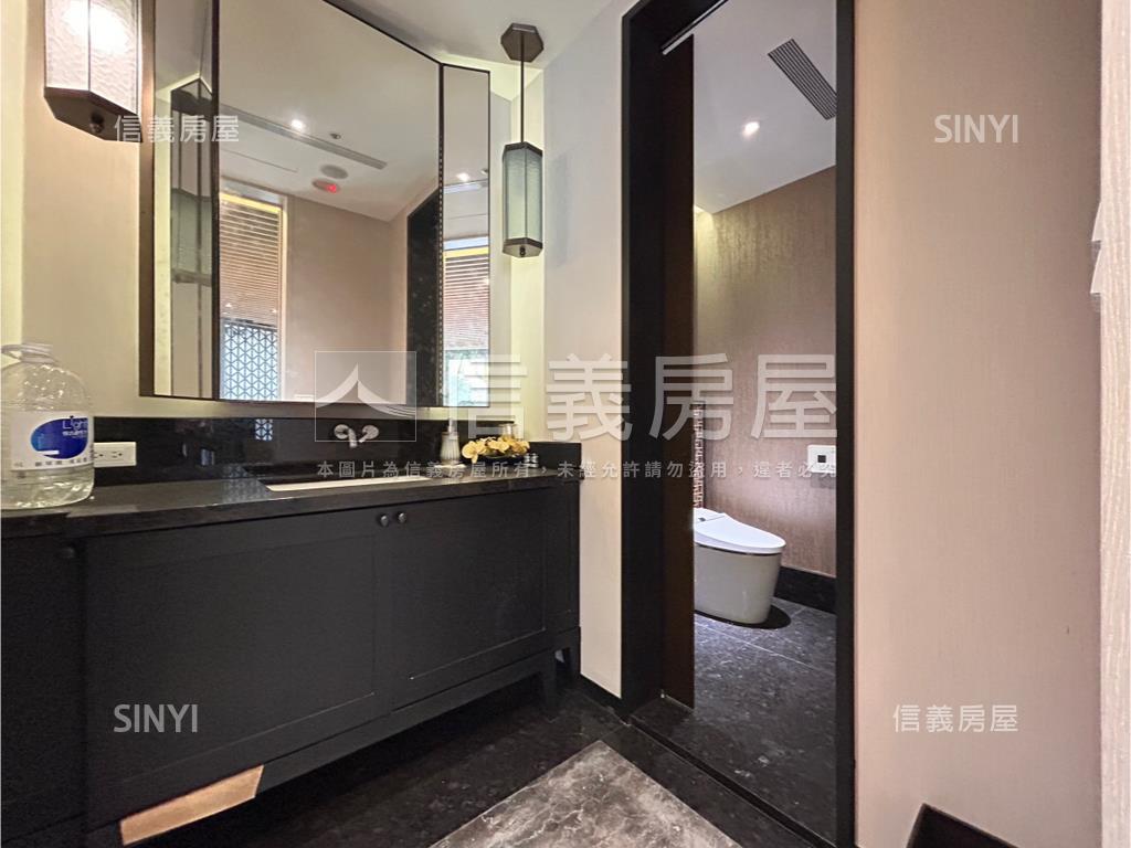 成功路２段現代米羅店辦房屋室內格局與周邊環境