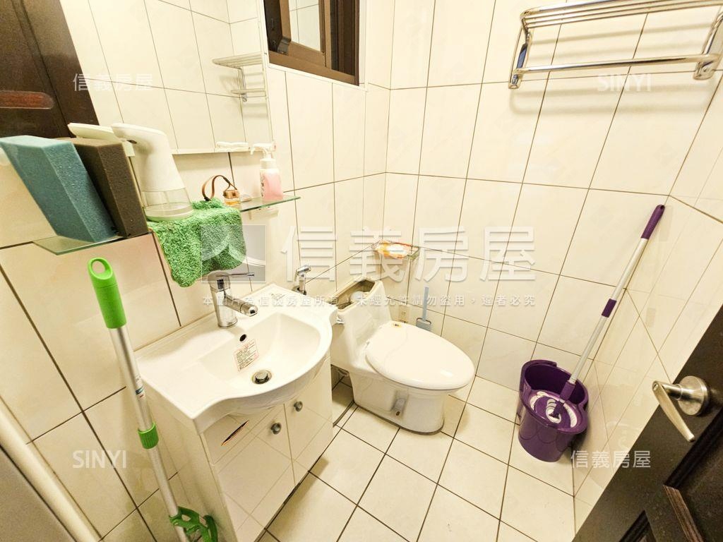 楊梅．佳龍傳城．電梯美墅房屋室內格局與周邊環境